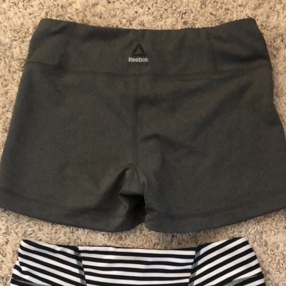 Reebok Pants - Reebok size M booty shorts!